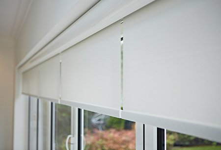 desinfeccion y Limpieza de cortinas roller a domicilio en lima