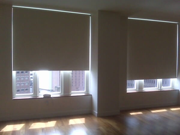 limpiar cortinas roller black out en casa
